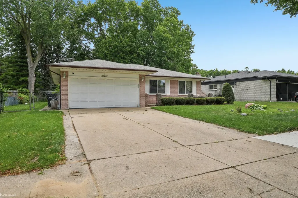 37266 Tamarack Drive Sterling Heights City MI 48310