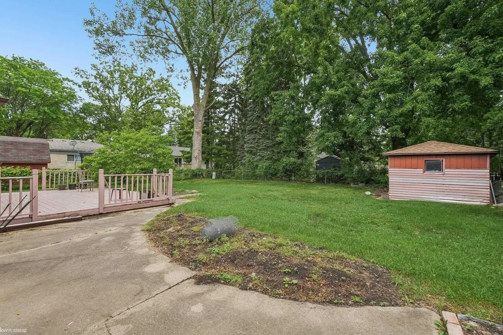 37266 Tamarack Drive Sterling Heights City MI 48310