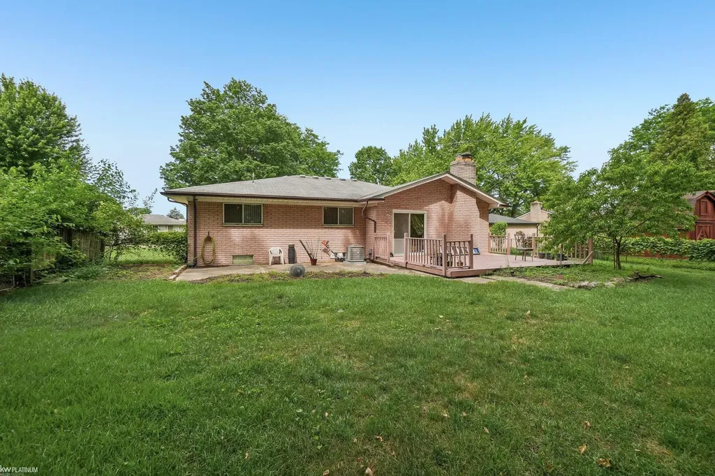 37266 Tamarack Drive Sterling Heights City MI 48310