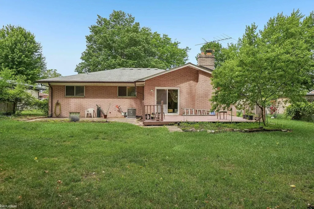37266 Tamarack Drive Sterling Heights City MI 48310