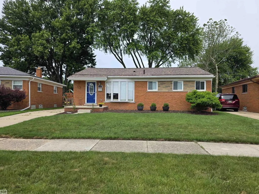 31375 W Wind Drive Fraser City MI 48026