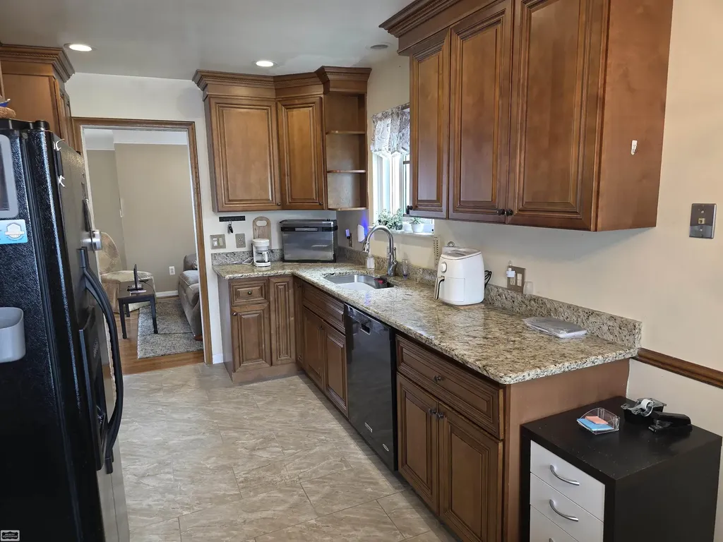 31375 W Wind Drive Fraser City MI 48026