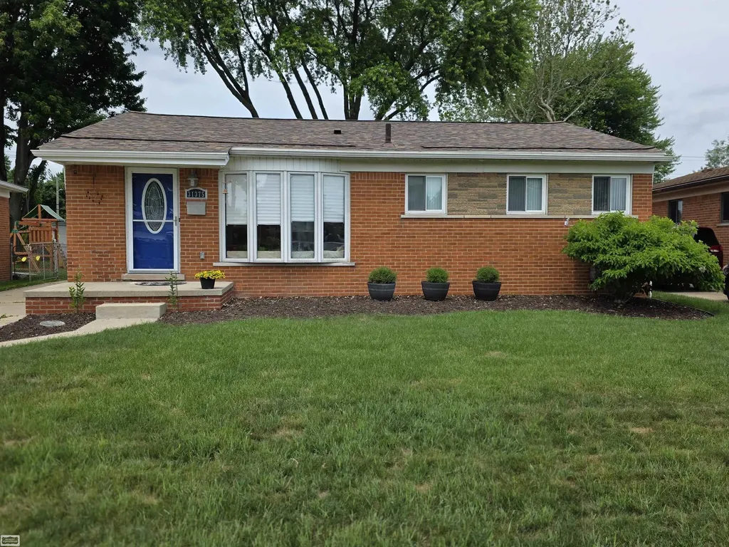 31375 W Wind Drive Fraser City MI 48026