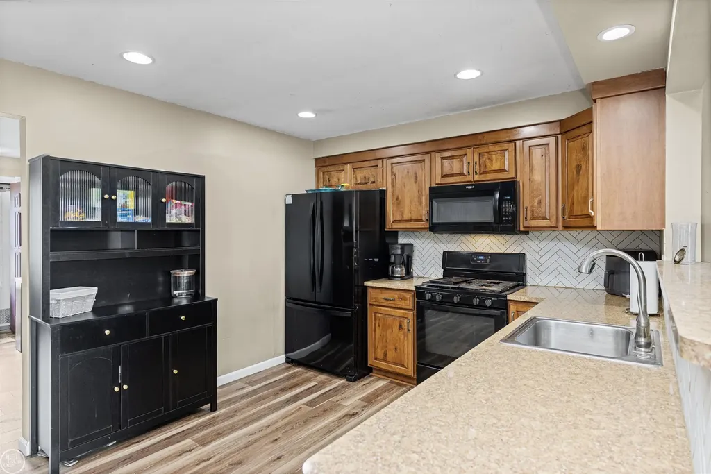 42251 Betley Drive Sterling Heights City MI 48313