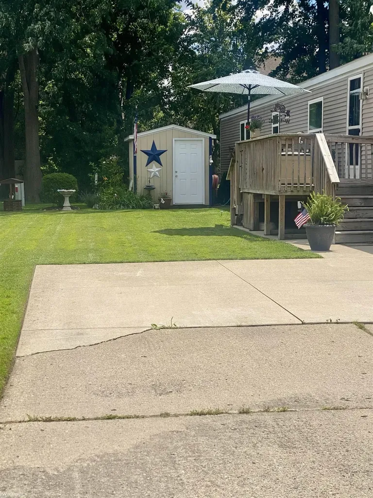 15308 Cartier Drive Clinton Charter Township MI 48038