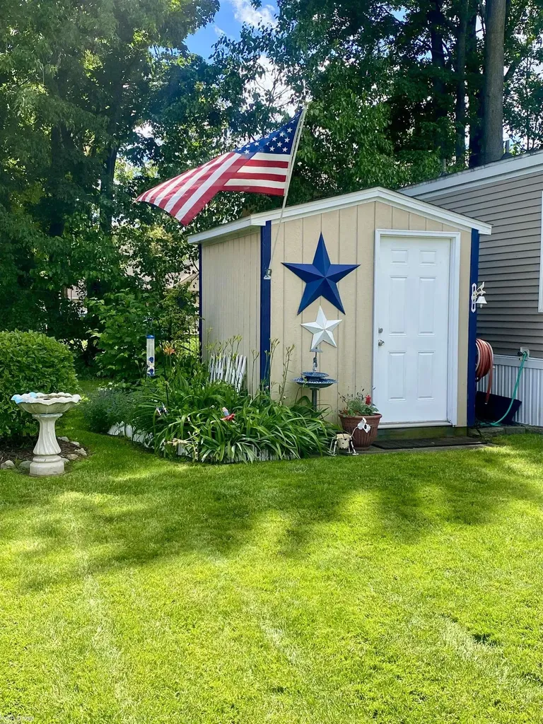 15308 Cartier Drive Clinton Charter Township MI 48038