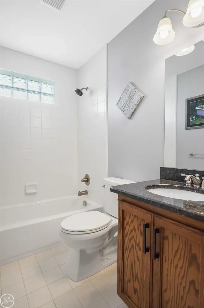 14822 Village Park Circle Shelby Charter Township MI 48315