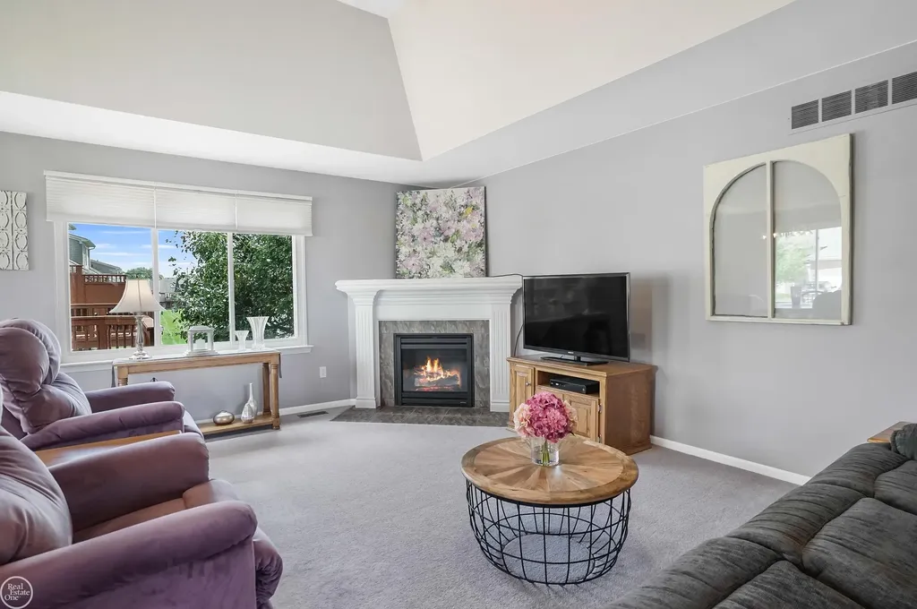 14822 Village Park Circle Shelby Charter Township MI 48315
