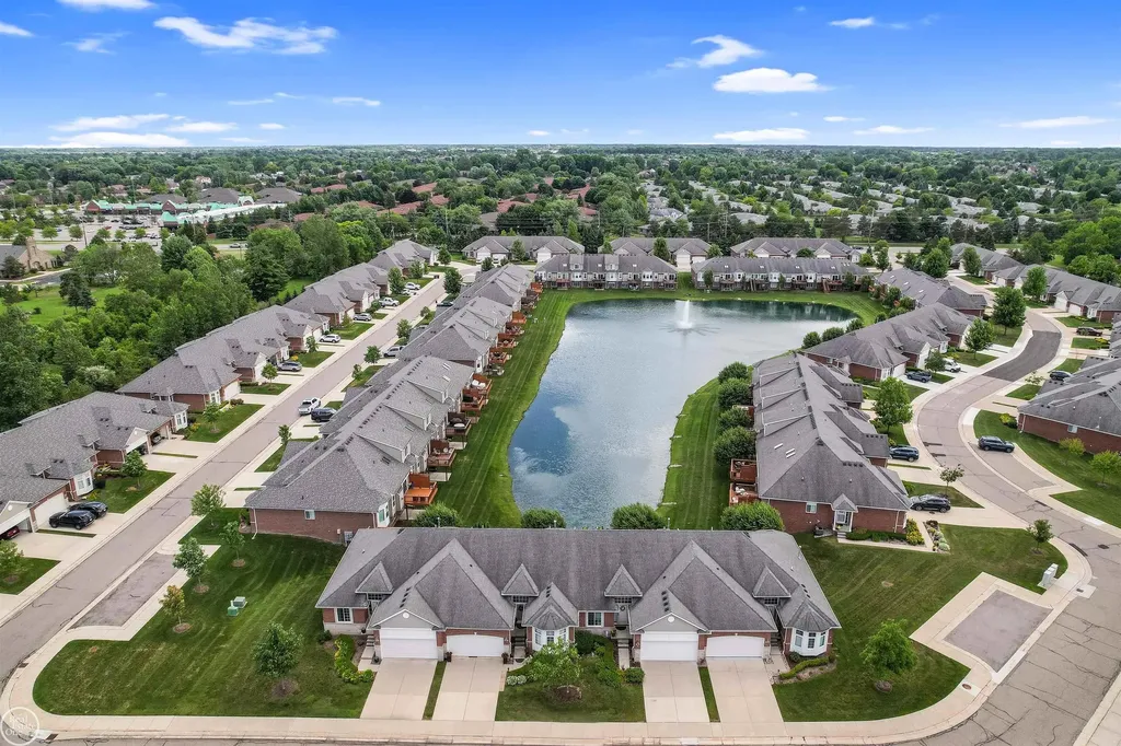 14822 Village Park Circle Shelby Charter Township MI 48315