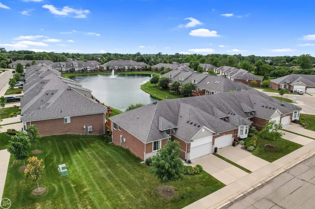 14822 Village Park Circle Shelby Charter Township MI 48315
