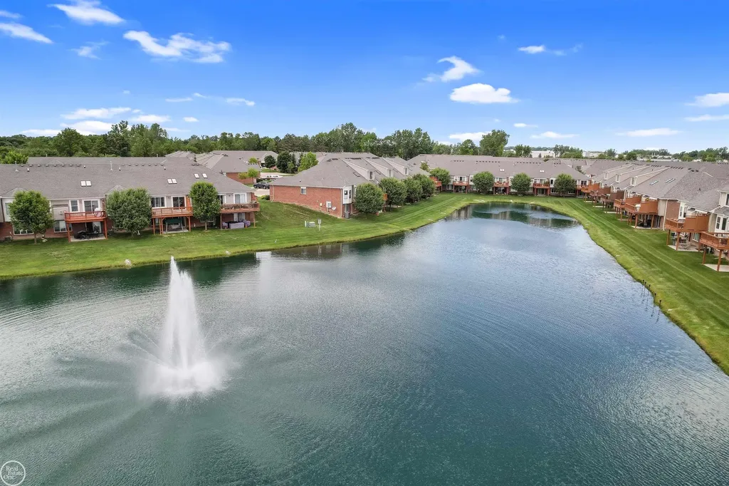 14822 Village Park Circle Shelby Charter Township MI 48315