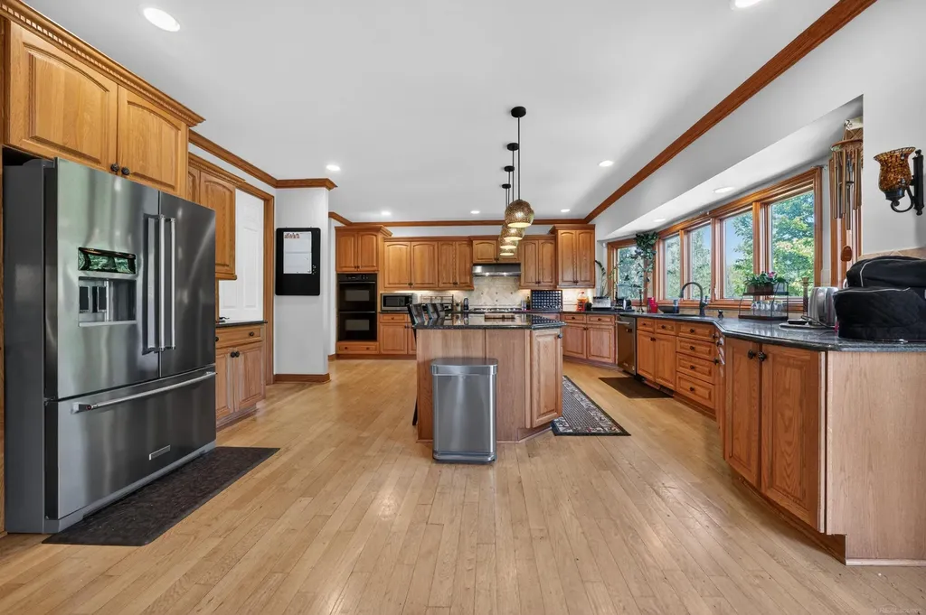 55733 Whitney Court Shelby Charter Township MI 48315