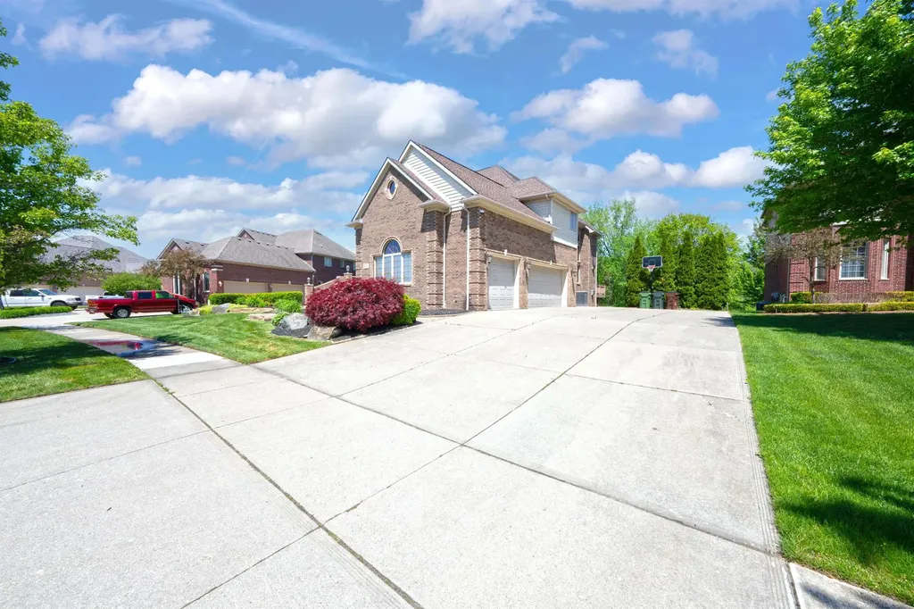 55733 Whitney Court Shelby Charter Township MI 48315