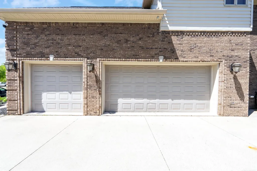 55733 Whitney Court Shelby Charter Township MI 48315