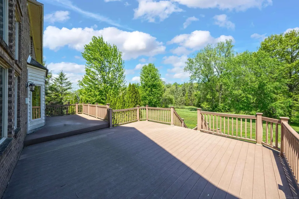 55733 Whitney Court Shelby Charter Township MI 48315