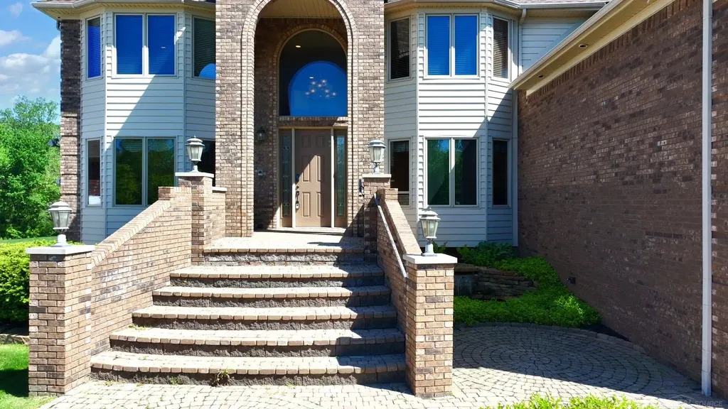 55733 Whitney Court Shelby Charter Township MI 48315