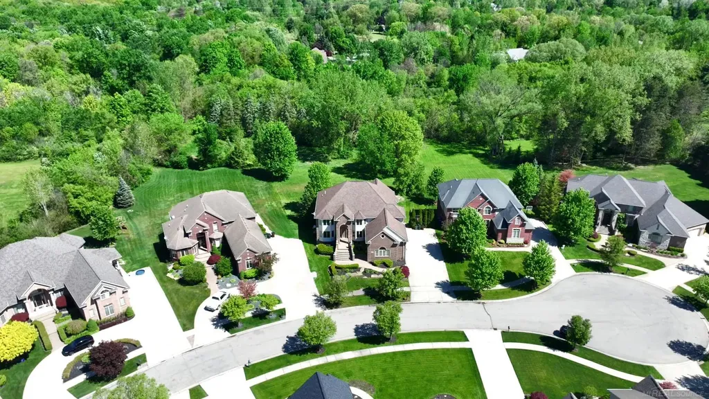 55733 Whitney Court Shelby Charter Township MI 48315