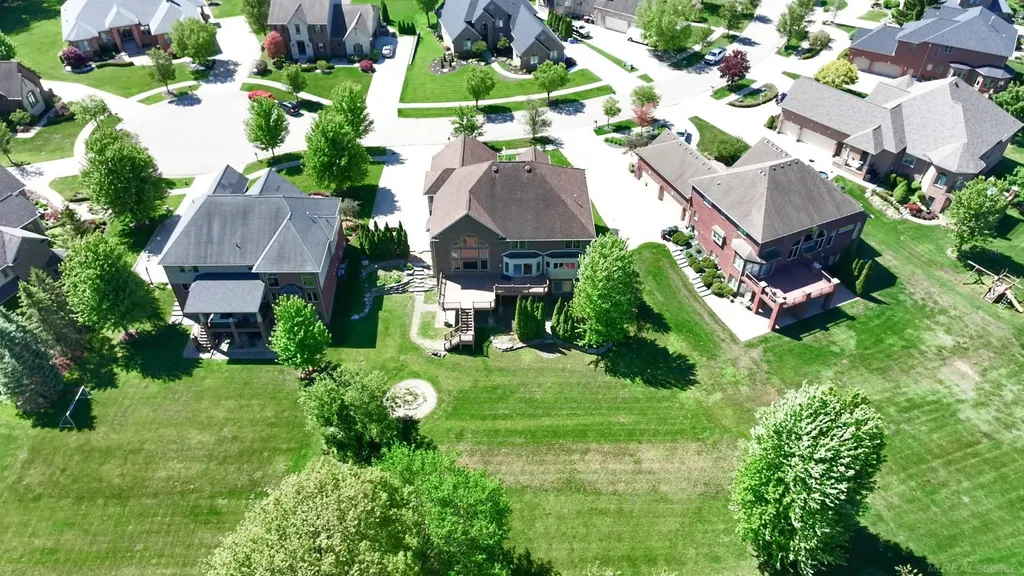55733 Whitney Court Shelby Charter Township MI 48315