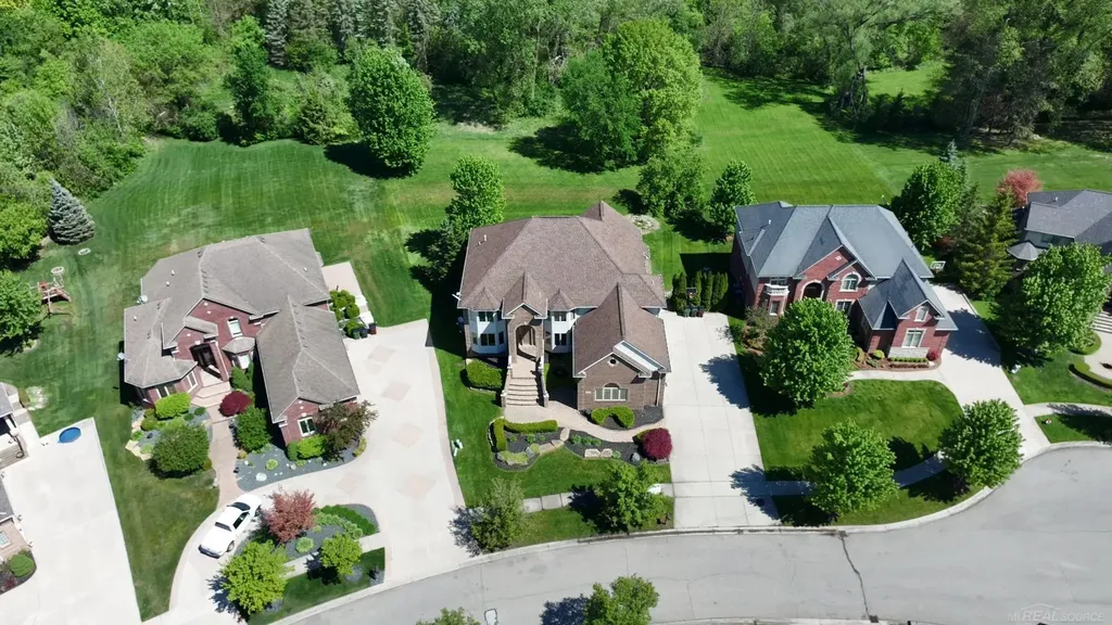 55733 Whitney Court Shelby Charter Township MI 48315