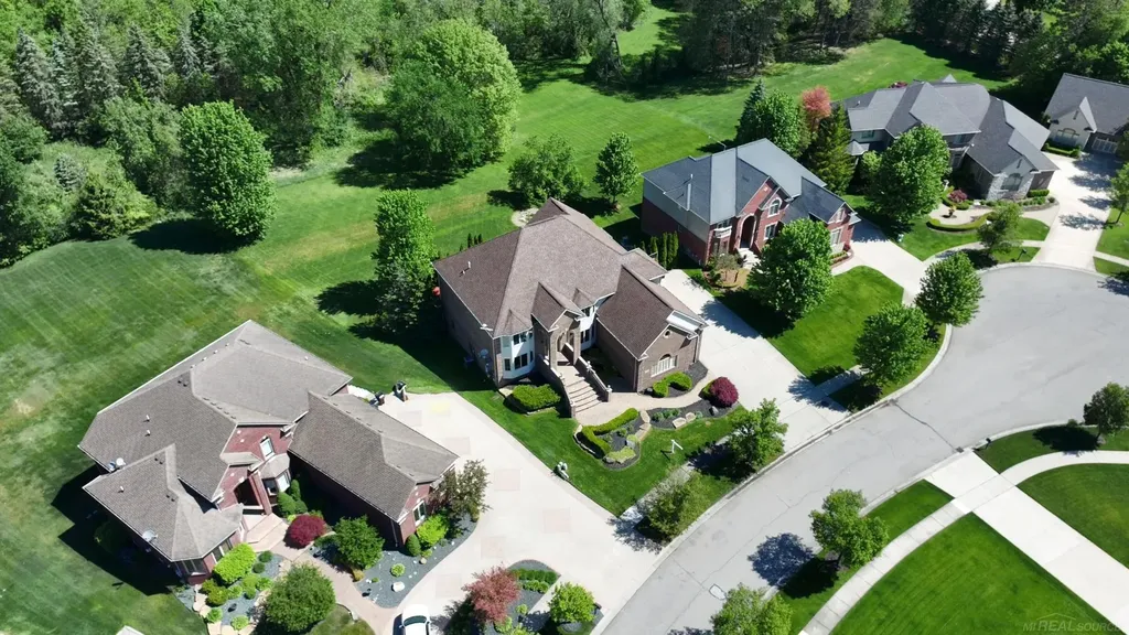 55733 Whitney Court Shelby Charter Township MI 48315