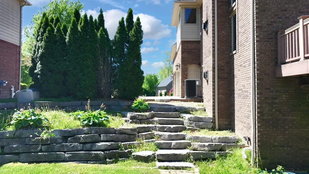 55733 Whitney Court Shelby Charter Township MI 48315