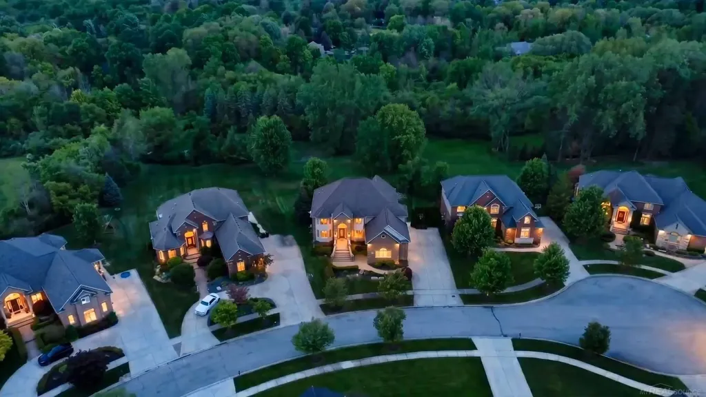 55733 Whitney Court Shelby Charter Township MI 48315