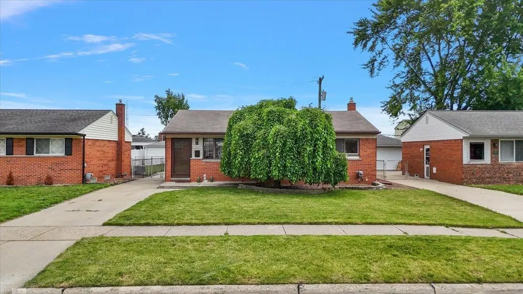 15650 Flanagan Street Roseville City MI 48066