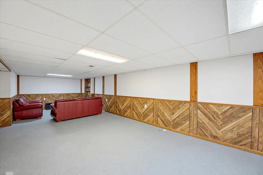 15650 Flanagan Street Roseville City MI 48066