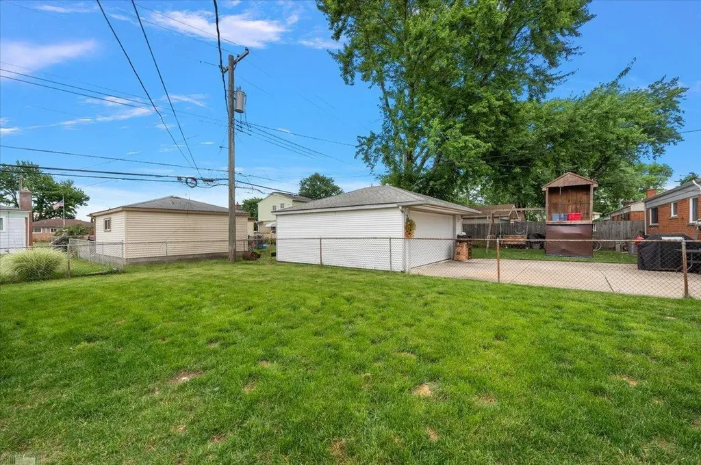 15650 Flanagan Street Roseville City MI 48066