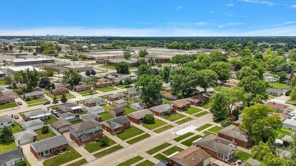 15650 Flanagan Street Roseville City MI 48066