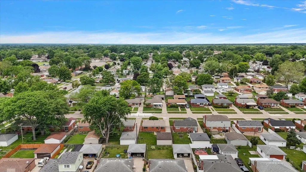 15650 Flanagan Street Roseville City MI 48066