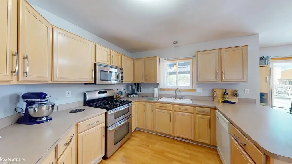53135 Cripple Creek Drive Chesterfield Township MI 48047