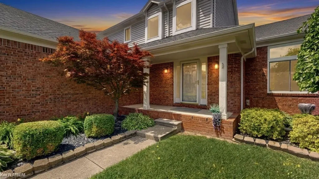 53135 Cripple Creek Drive Chesterfield Township MI 48047