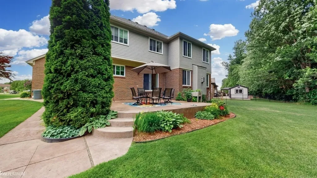 32134 Persimmon Lane Chesterfield Township MI 48047