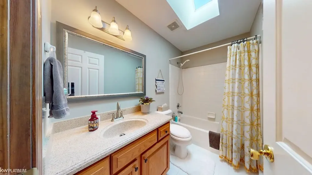 32134 Persimmon Lane Chesterfield Township MI 48047