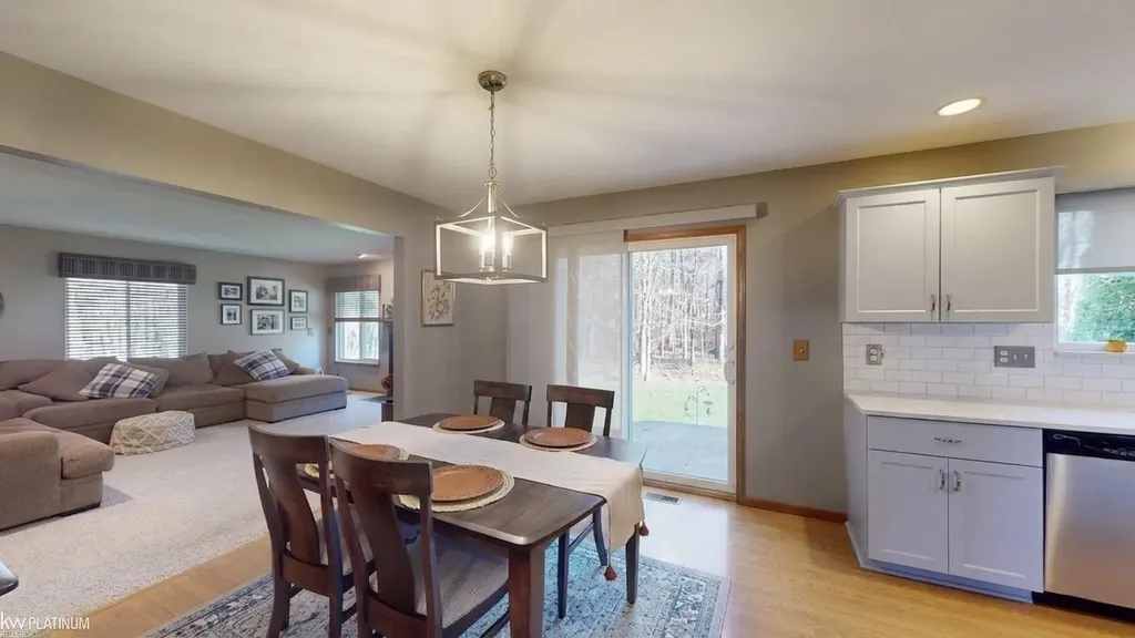 32134 Persimmon Lane Chesterfield Township MI 48047