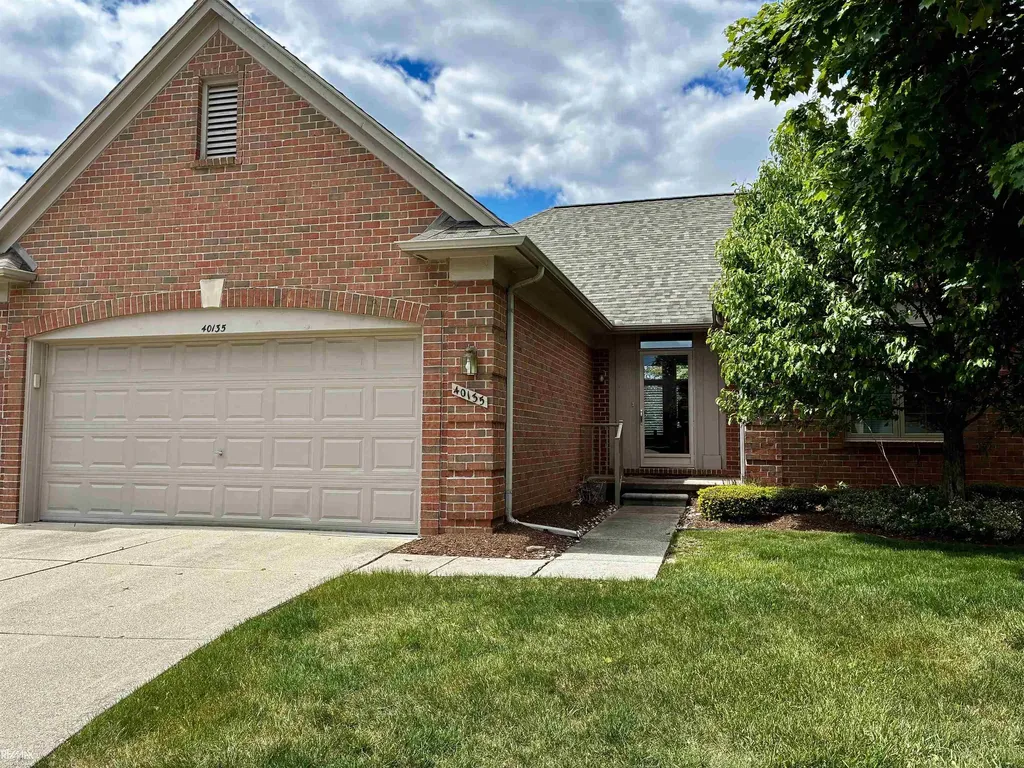 40135 Streamwood Court Sterling Heights City MI 48310