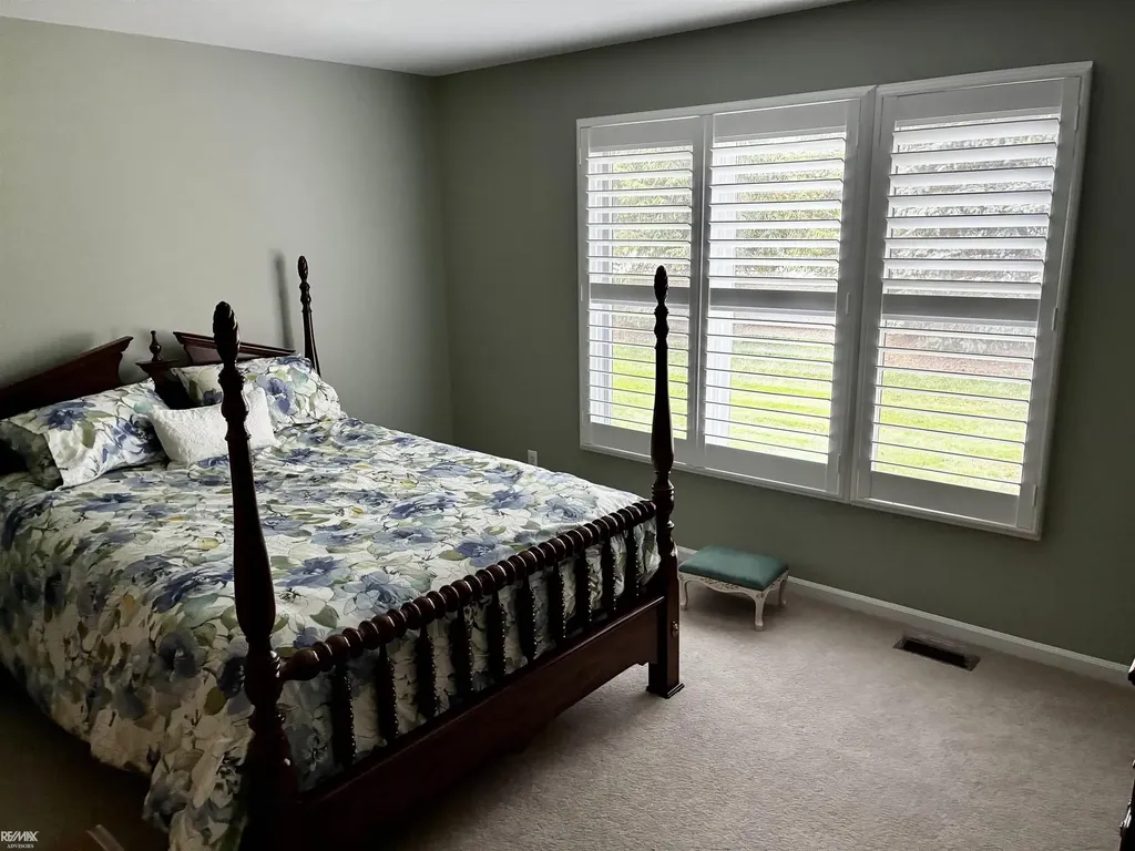 40135 Streamwood Court Sterling Heights City MI 48310