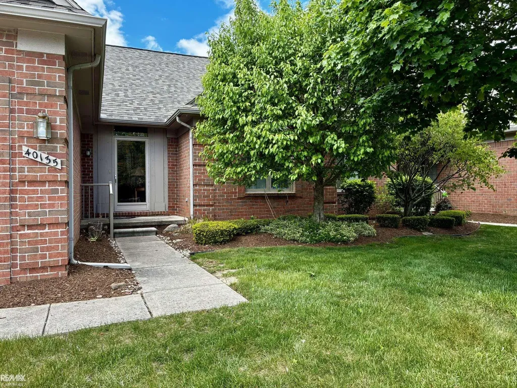 40135 Streamwood Court Sterling Heights City MI 48310