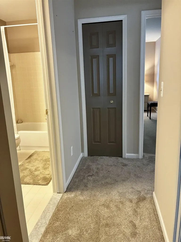40135 Streamwood Court Sterling Heights City MI 48310