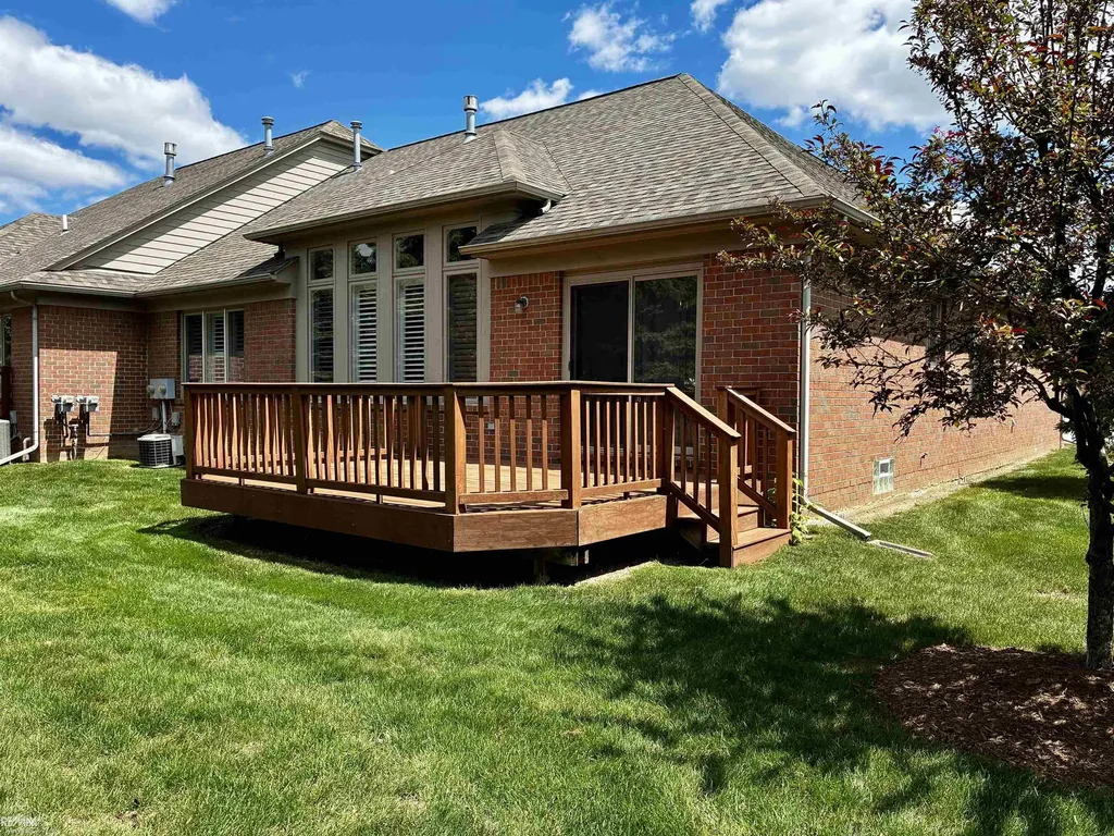 40135 Streamwood Court Sterling Heights City MI 48310