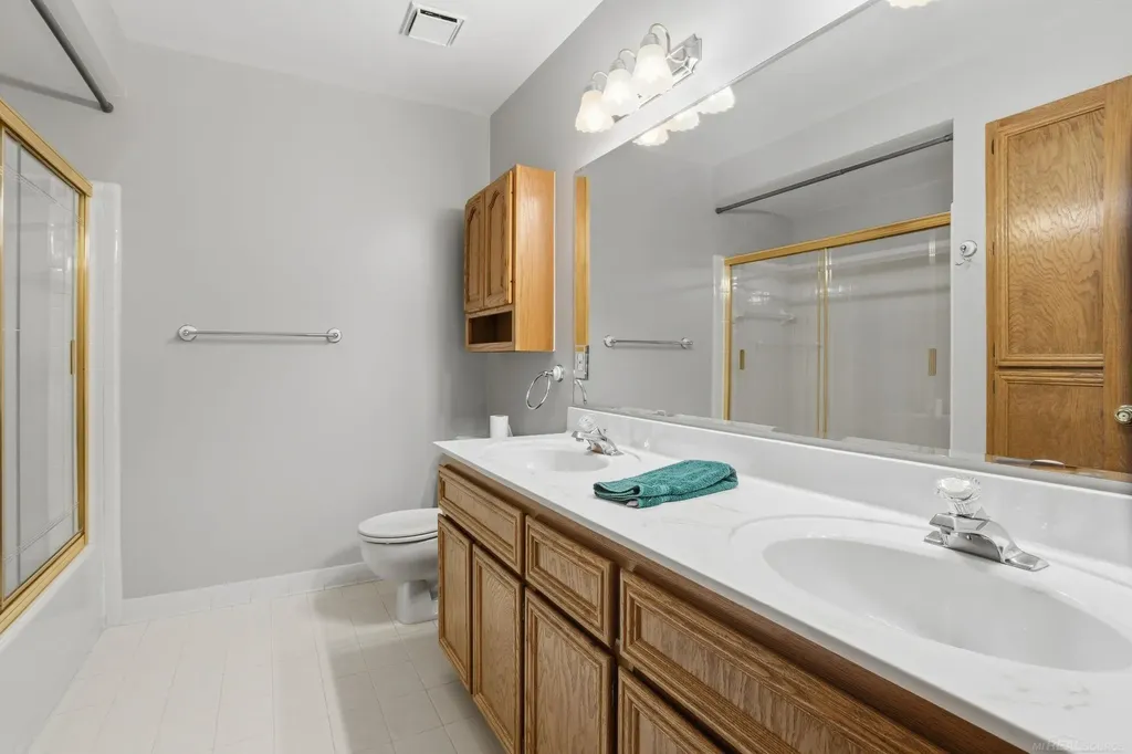 14450 Knightsbridge Drive Shelby Charter Township MI 48315