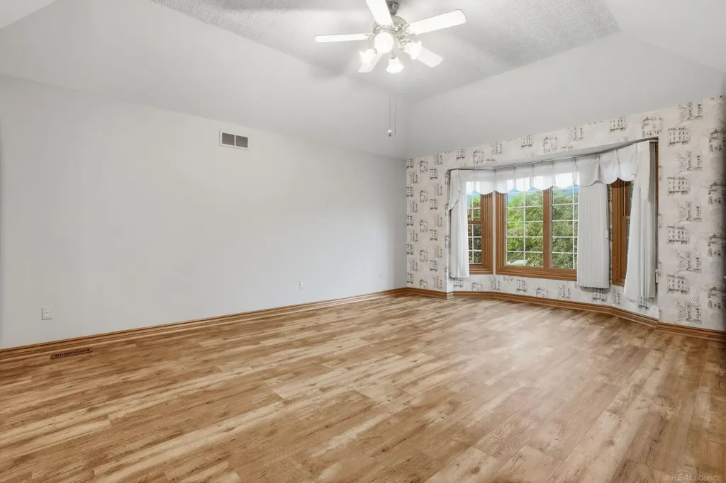 14450 Knightsbridge Drive Shelby Charter Township MI 48315
