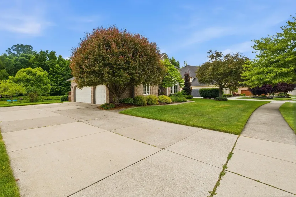 14450 Knightsbridge Drive Shelby Charter Township MI 48315