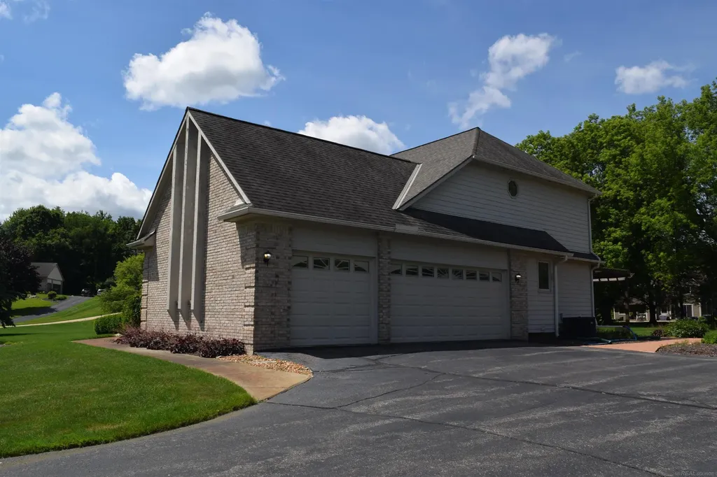 1037 Todd Court White Lake Charter Township MI 48383