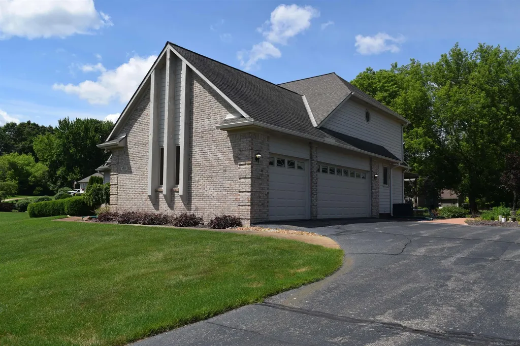 1037 Todd Court White Lake Charter Township MI 48383