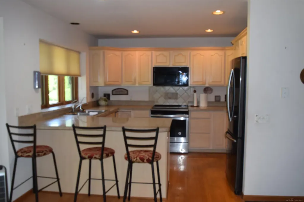 1037 Todd Court White Lake Charter Township MI 48383