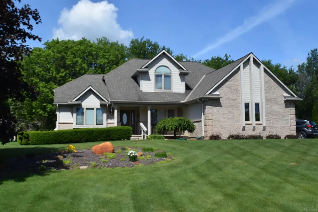1037 Todd Court White Lake Charter Township MI 48383