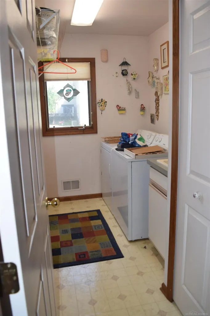 1037 Todd Court White Lake Charter Township MI 48383