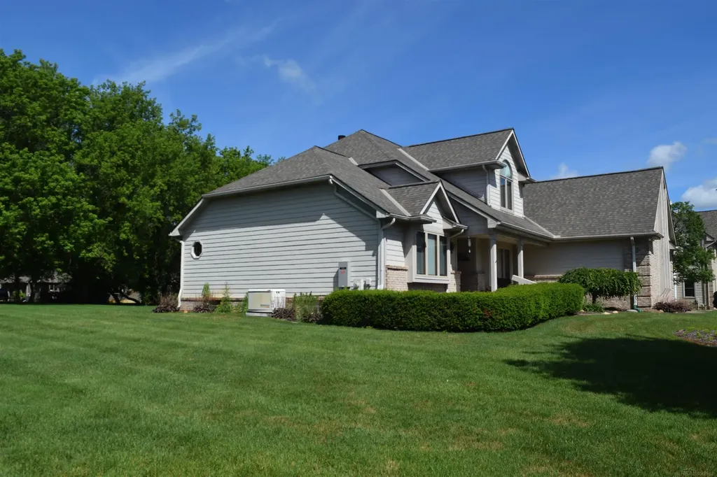 1037 Todd Court White Lake Charter Township MI 48383